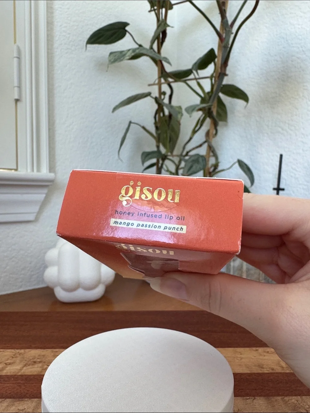 Gisou Honey-Infused Lip Oil — mango passion punch Nourishing Gloss